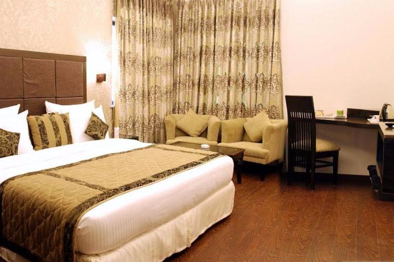 Liv Inn - Naraina Yeni Delhi Dış mekan fotoğraf
